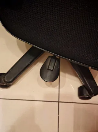 Silla de oficina negra