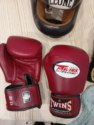 Guantes Boxeo Twins y Leone + Casco talla M