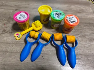 4 botes de plastilina Play-Doh