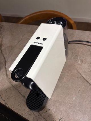 Cafetera Nespresso Essenza Mini Blanca