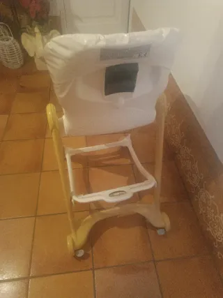 Trona de bebé con diseño de ositos