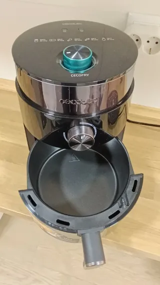 Freidora de aire Cecotec.