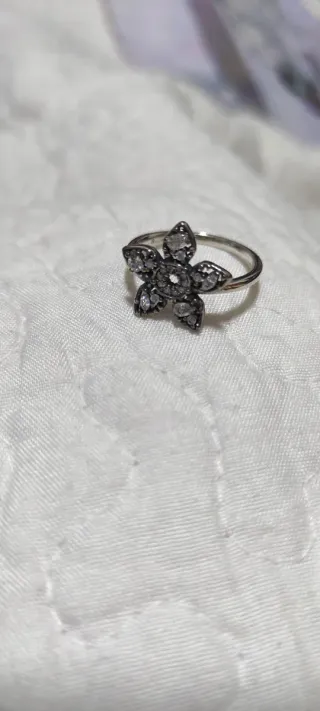 Anillo Flor con Circonitas demogorgon ST
