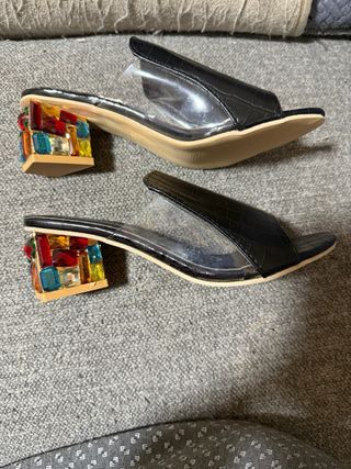 Zapatos tacón negros con pedrería talla 38 nuevos