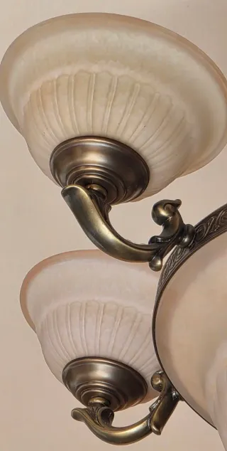 Lámpara de techo de cristal y metal