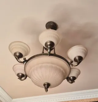 Lámpara de techo de cristal y metal