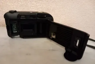 CÁMARA DE FOTOS COMPACTA