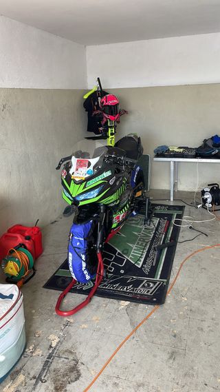 Kawasaki Ninja 400 circuito 2024