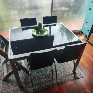 4 Sillas y Mesa 120x90 extensible hasta 240 cm