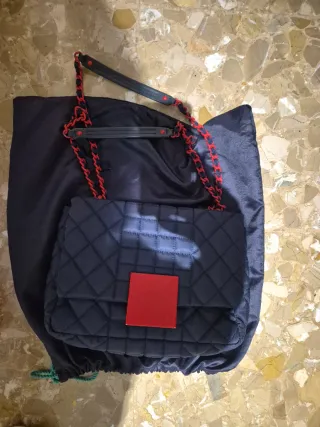 Bolso Purificación García azul y rojo