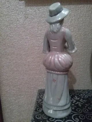 FIGURA PORCELANA