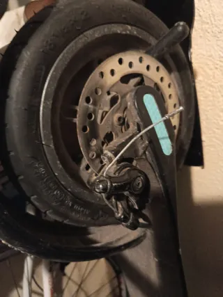 Patinete eléctrico Bongo.  Rueda delantera nueva.