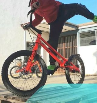 Bicicleta Trial Comas naranja