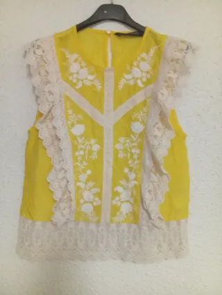 4 Camisetas con puntilla y encaje.precio TODO