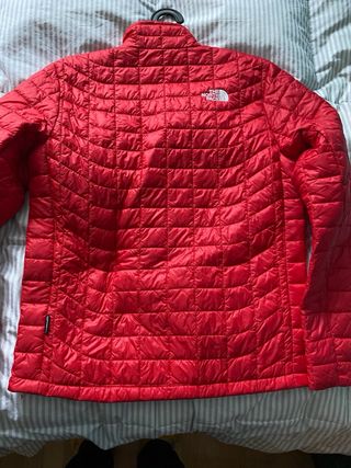 The North Face Chaqueta Roja