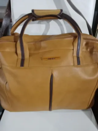 Bolso de piel para hombre