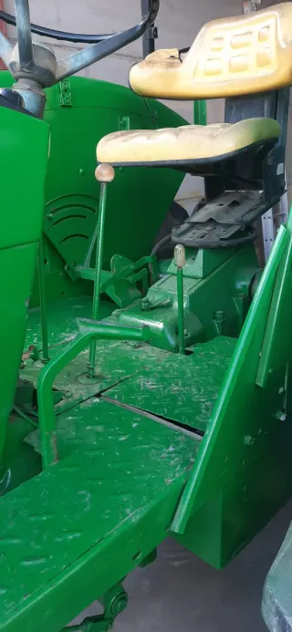 Tractor John Deere en muy buen estado,,, transferi