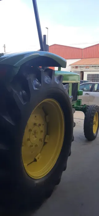 Tractor John Deere en muy buen estado,,, transferi