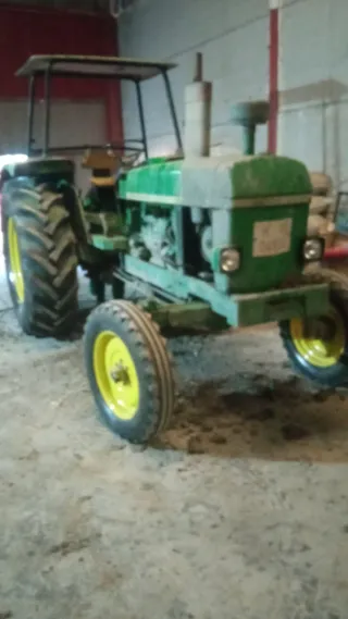 Tractor John Deere en muy buen estado,,, transferi