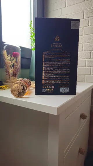 Perfume Árabe sehr Lattafa Negro y Dorado