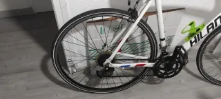 Bicicleta de carretera HILAND blanca