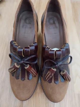 Zapatos de tacón marrones para mujer