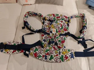 Mochila Porteo Ergobaby Keith Haring Ed. Limitada