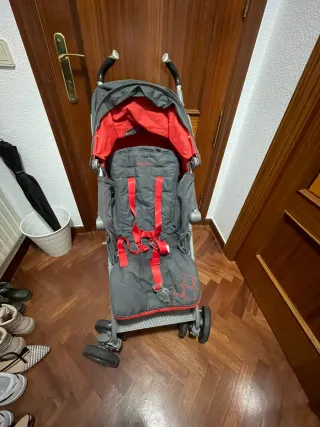 Silla de paseo McLaren gris y roja