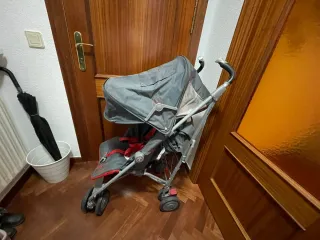 Silla de paseo McLaren gris y roja