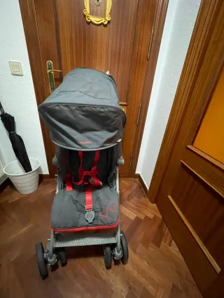 Silla de paseo McLaren gris y roja