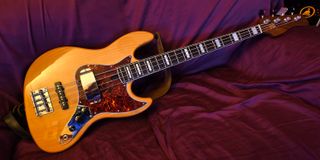 Sire Marcus Miller V5R Natural NUEVO + Extras