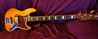 Sire Marcus Miller V5R Natural NUEVO + Extras