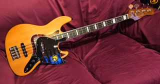 Sire Marcus Miller V5R Natural NUEVO + Extras