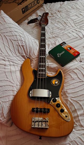 Sire Marcus Miller V5R Natural NUEVO + Extras