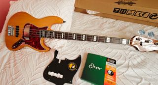 Sire Marcus Miller V5R Natural NUEVO + Extras