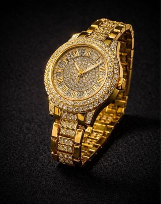 Reloj Dorado con Cristales