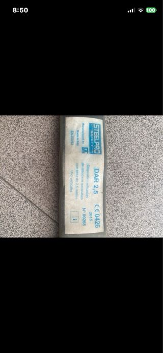 Arnés anticaídas y retráctil