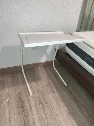 Mesita auxiliar blanca plegable