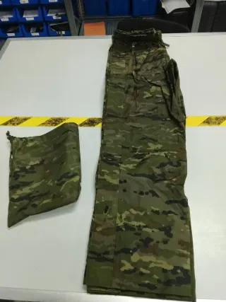 Pantalón impermeable camuflaje