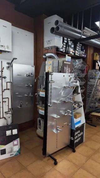 NEGOCIO DE LAMPISTERÍA EN TRASPASO