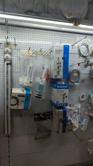 NEGOCIO DE LAMPISTERÍA EN TRASPASO