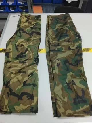 Pantalón impermeable camuflaje