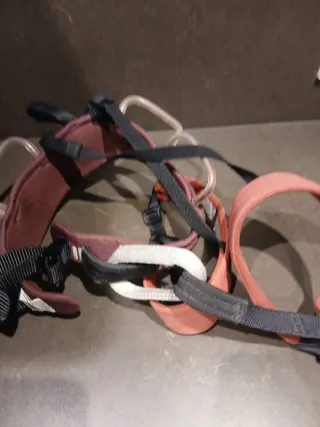 Arnés Black Diamond Momentum TalXS bolsa magnesio