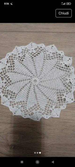 N. 2 centrini uncinetto cotone