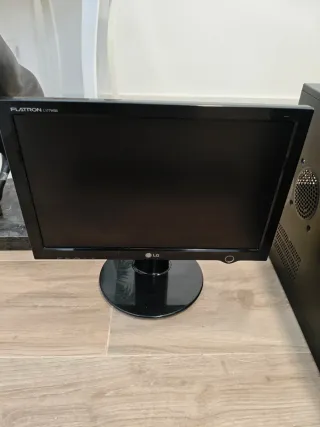 Ordenador Sobremesa Completo con Teclado