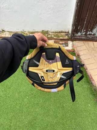 Arnés ION Apex 2024 como nuevo