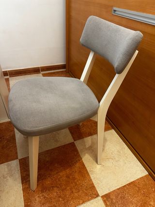 Juego de 2 Sillas Grises y Blancas