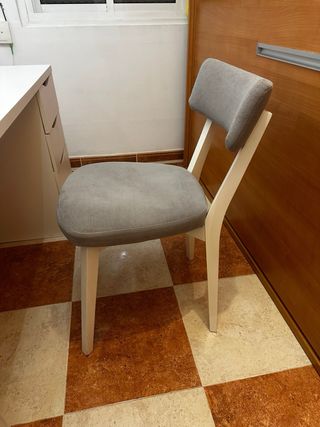 Juego de 2 Sillas Grises y Blancas