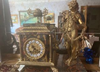 Reloj de sobremesa de bronce