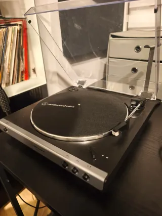 Tocadiscos Audio-Technica AT-LP60X con USB.